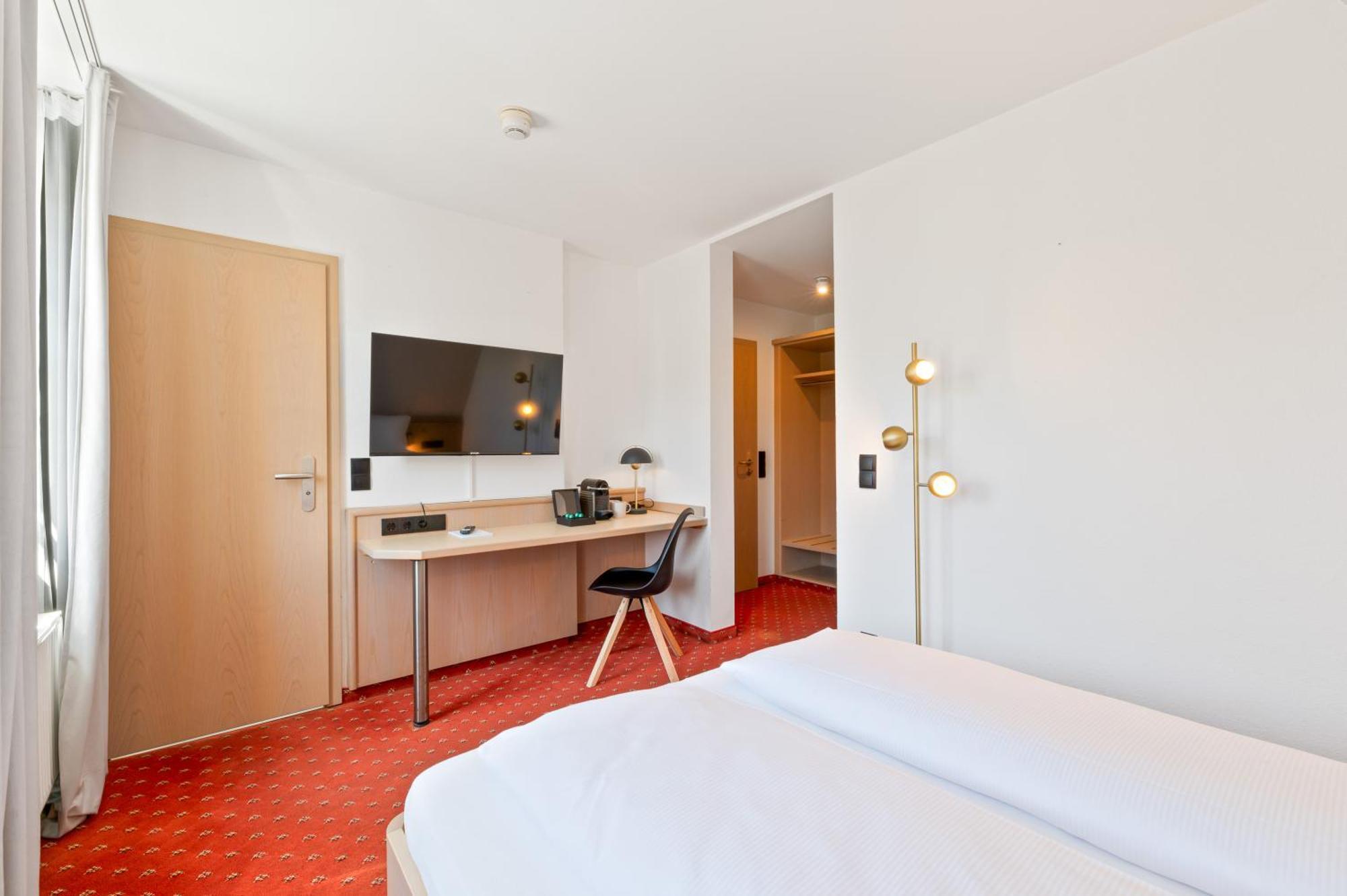 Steiners Hotel Airport-Messe Штутгарт Экстерьер фото
