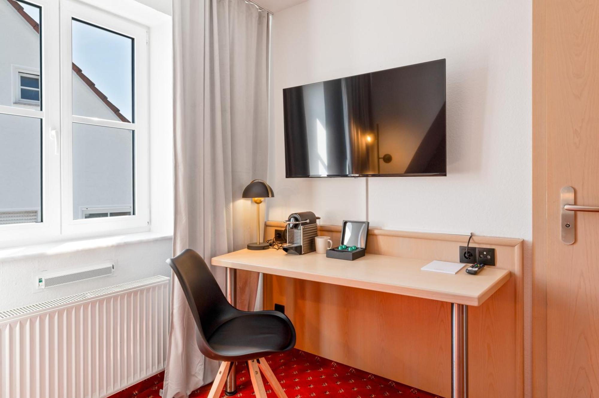 Steiners Hotel Airport-Messe Штутгарт Экстерьер фото
