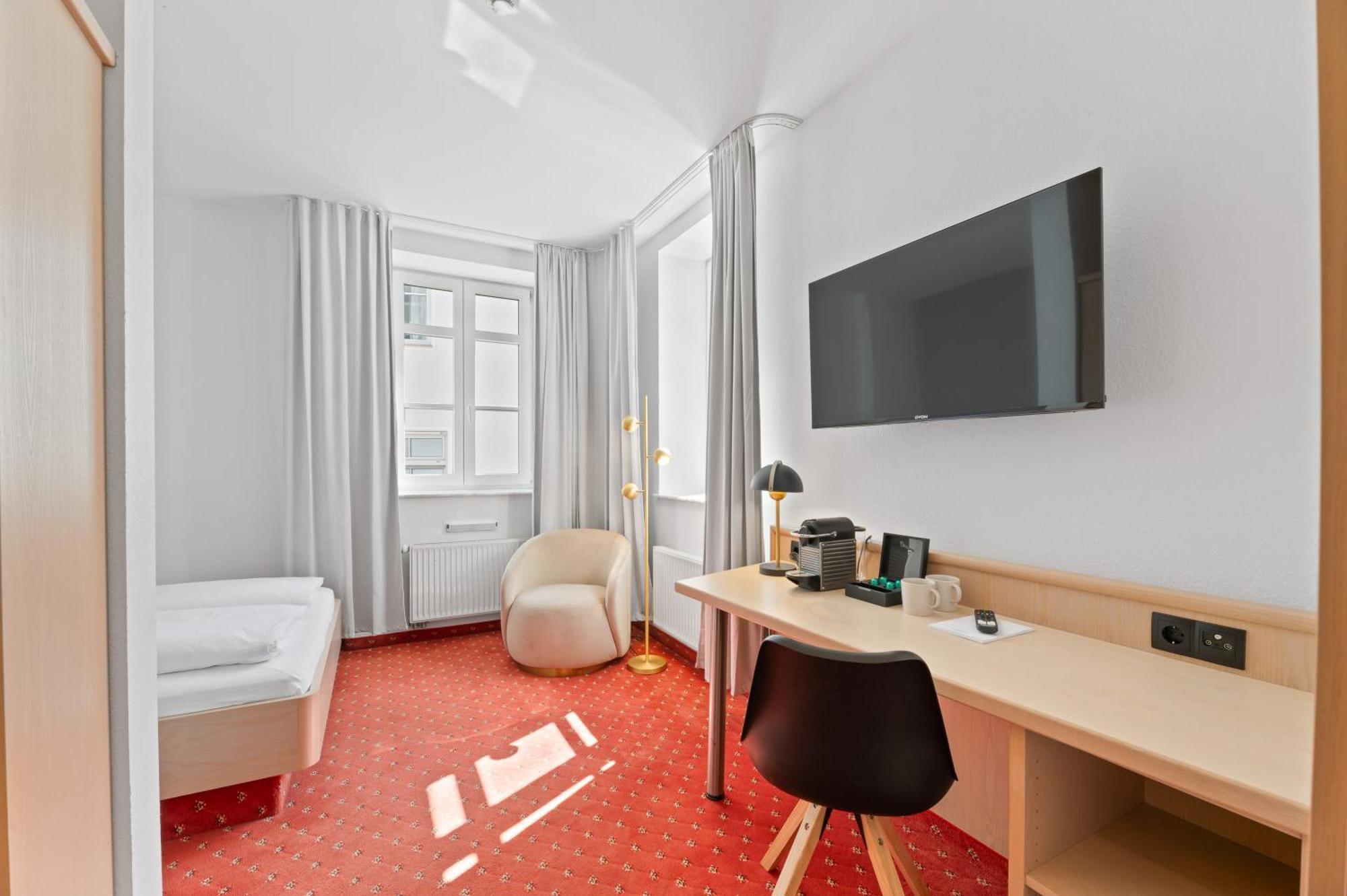 Steiners Hotel Airport-Messe Штутгарт Экстерьер фото