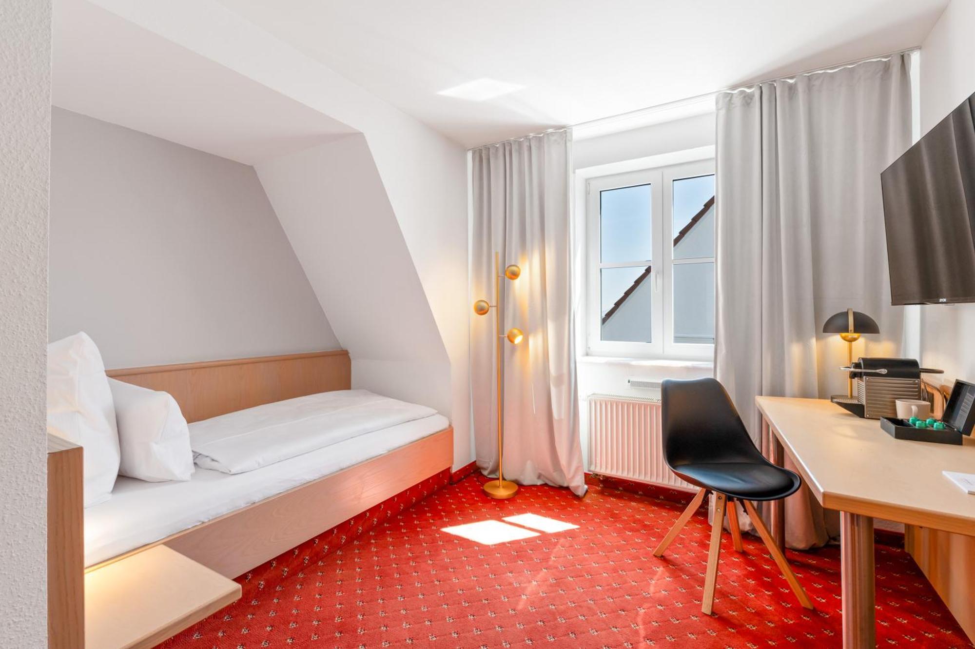 Steiners Hotel Airport-Messe Штутгарт Экстерьер фото