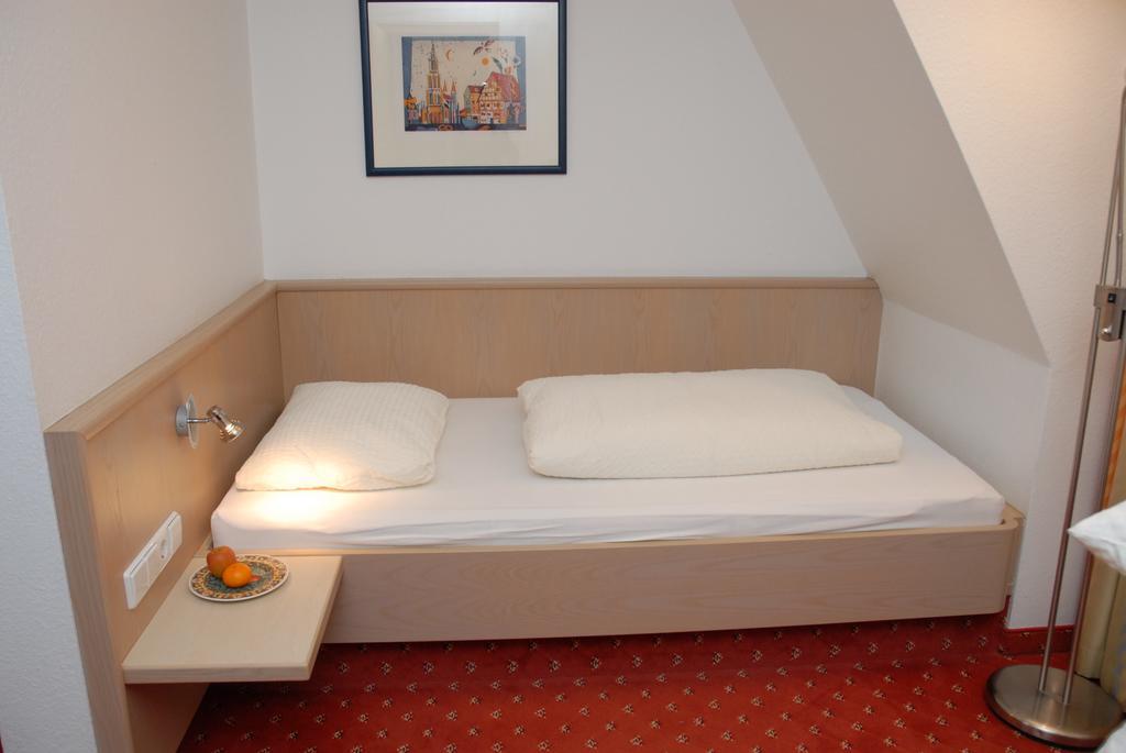 Steiners Hotel Airport-Messe Штутгарт Номер фото