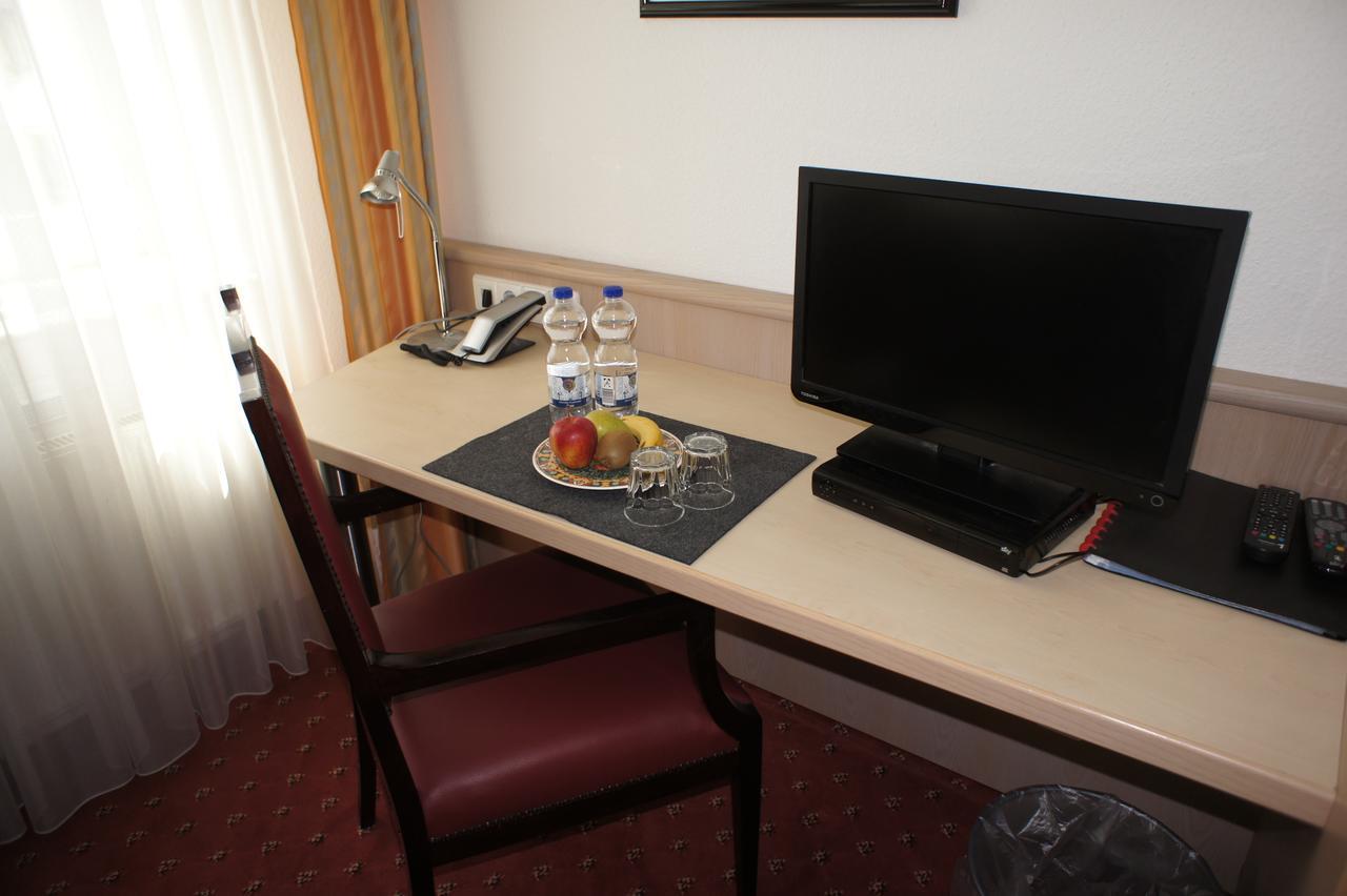 Steiners Hotel Airport-Messe Штутгарт Экстерьер фото